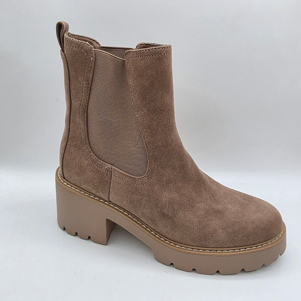 DV Dolce Vita Tiffany Chelsea Boot Taupe Suede Lug Sole SINGLE SHOE Women 9.5